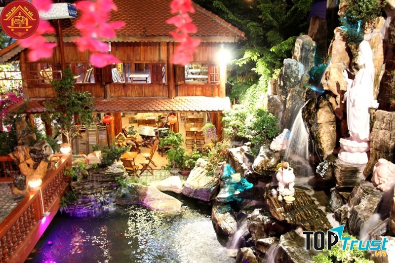 Quán Nhà Sàn Tây Bắc