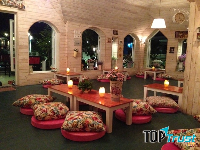 Quán cafe lãng mạn – điểm hẹn hò ấm áp