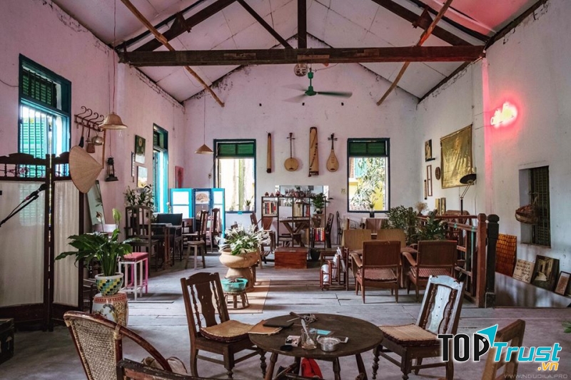 Quán Cầm