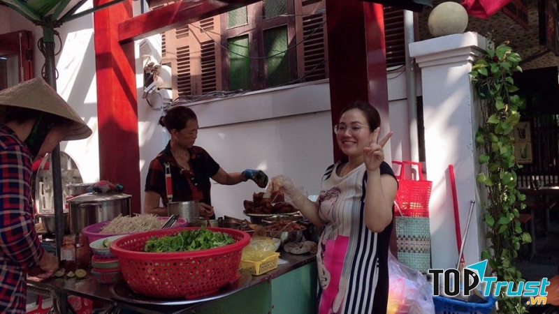 Quán cao lầu Liên