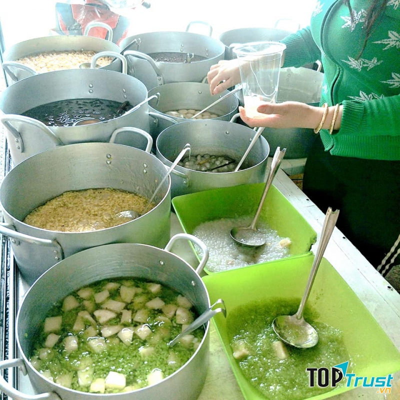 Quán Chè Cung Đình Huế