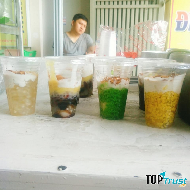 Quán Chè Cung Đình Huế