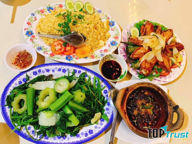 Món ăn tại quán