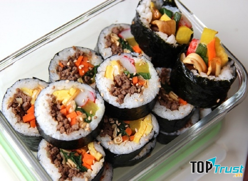Món kimbap của quán ngon khó cưỡng