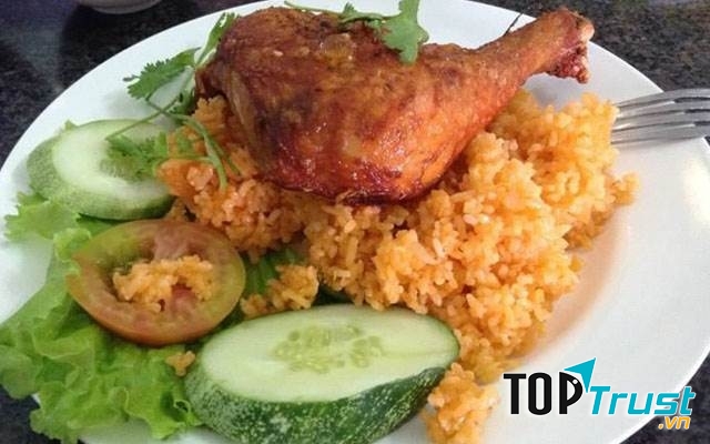 Quán Cơm gà Bé Đen là một trong những quán cơm gà ngon nhất ở Đà Nẵng