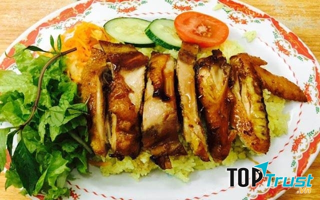 Quán Cơm gà Tú Tài là một trong những quán cơm gà ngon nhất ở Đà Nẵng