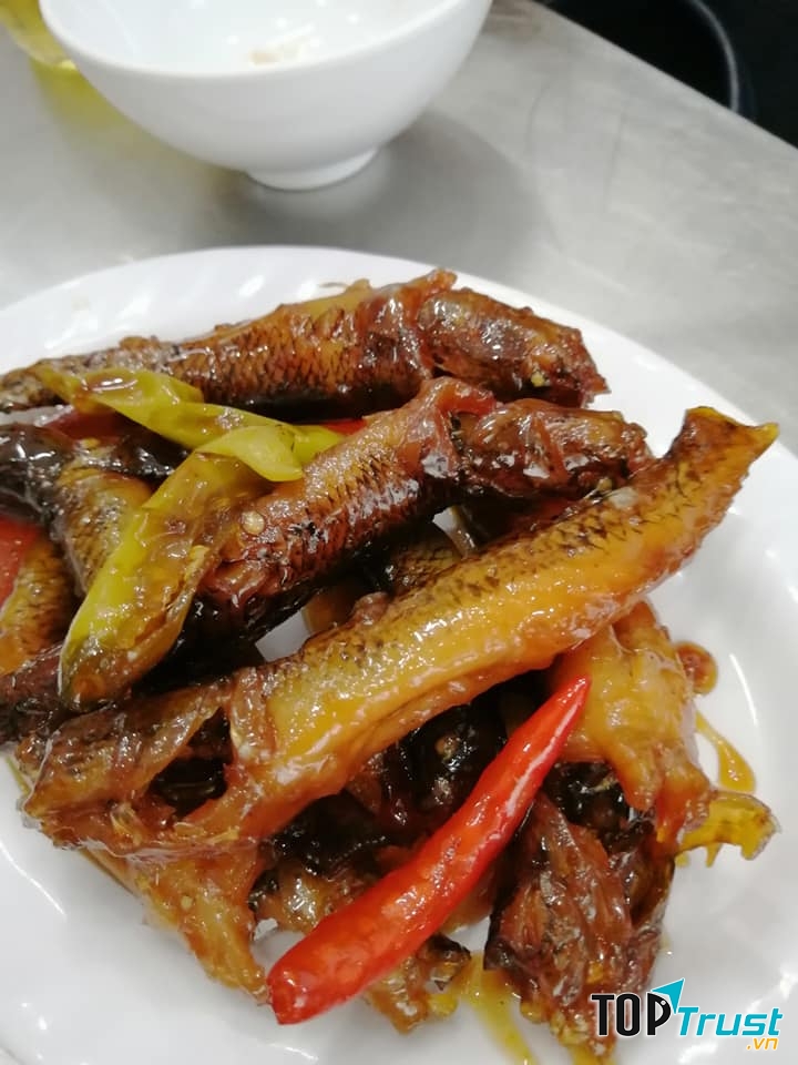 Quán cơm niêu Gia Đình