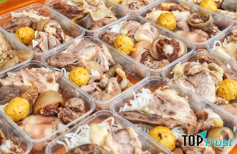 Cơm Niêu Sài Gòn