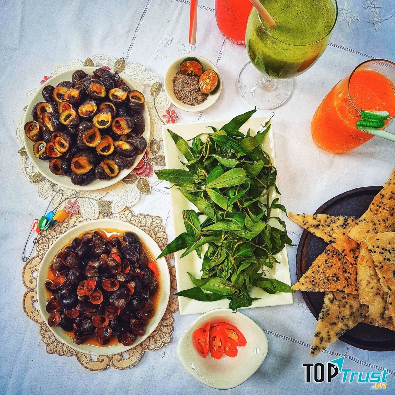 Quán cơm niêu Sài Gòn