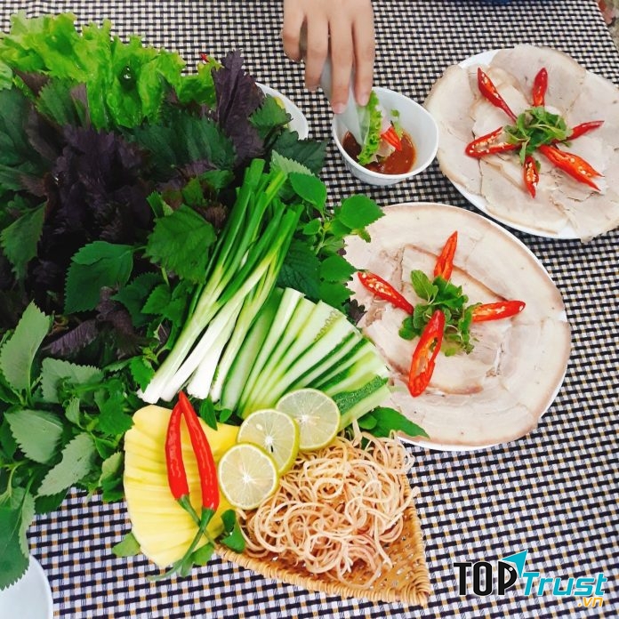 Quán Donald Trung – Bánh tráng cuốn thịt heo và bánh ướt