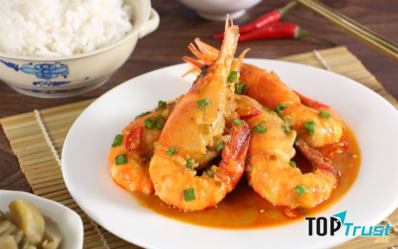 Cơm tôm kho tàu tại Cơm Bà Cả
