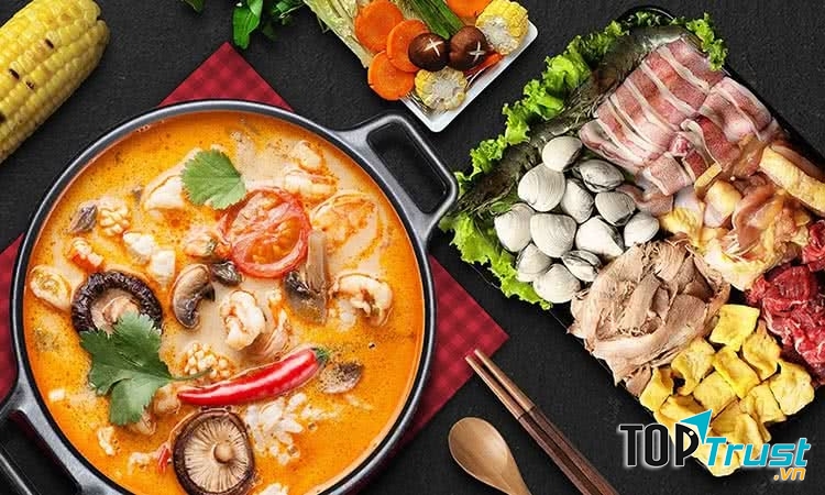 Quán Food Street là một trong những những quán lẩu ngon nhất khu vực quận Hoàn Kiếm