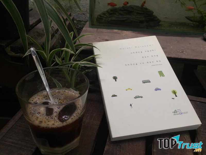 Quán Ga sách bụi