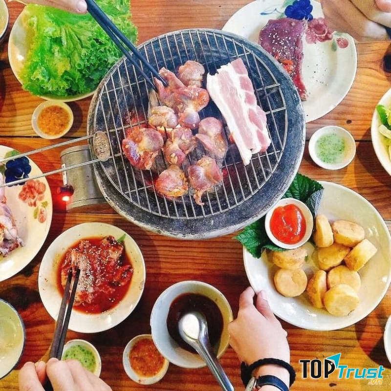 Quán Gió là một trong những điểm dừng chân đáng cân nhắc mỗi khi bạn tìm quán nướng tại Đà Lạt.