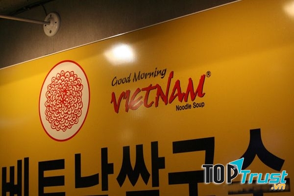 Hương vị món ăn Việt tại đây được thục khách rất thích và tặng nhiều lời khen ngợi với chủ quán
