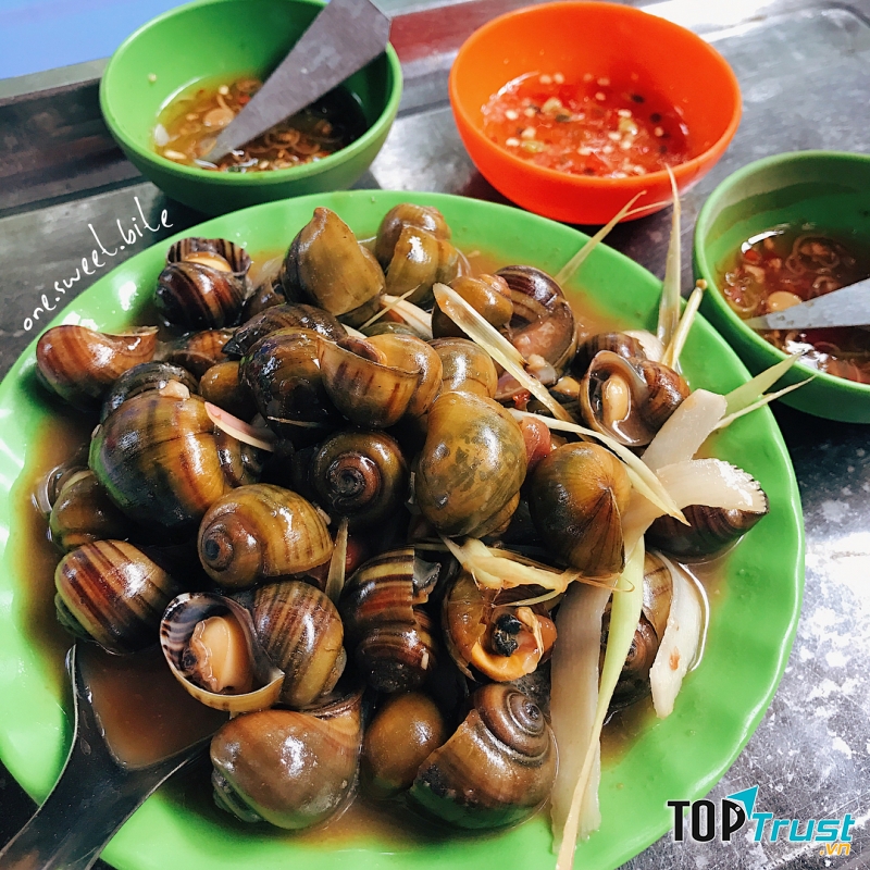 Quán Hải Sản Bà Thôi