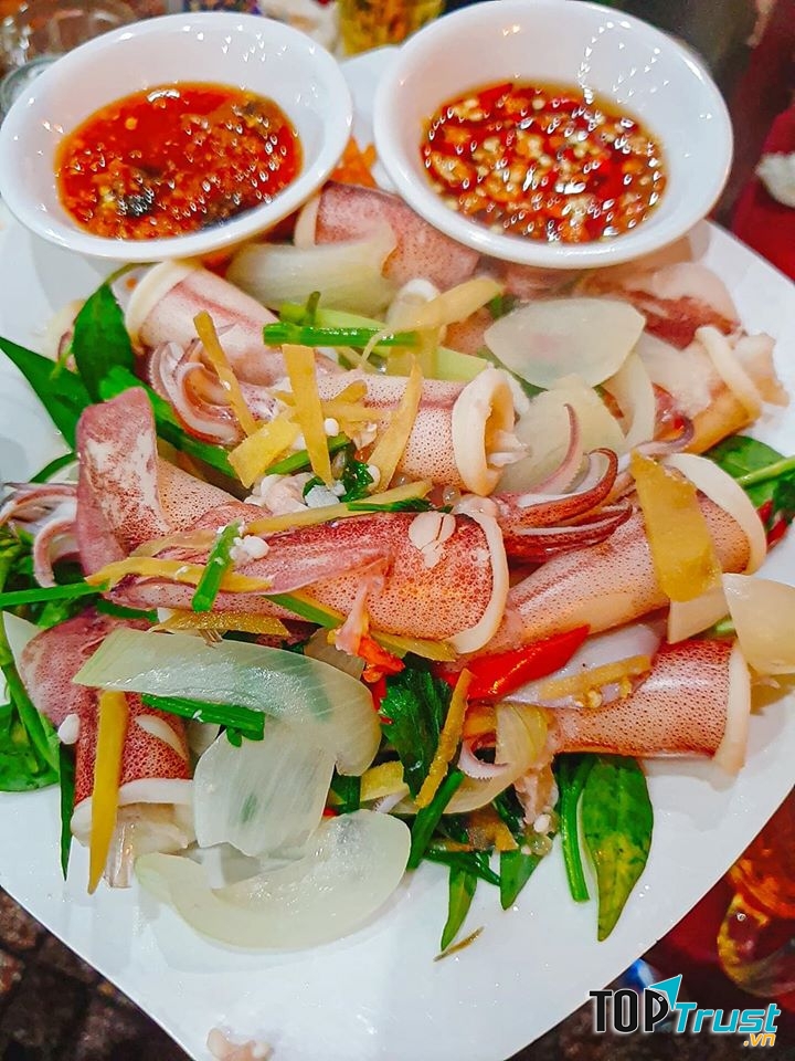 Quán hải sản Bé Hiếu