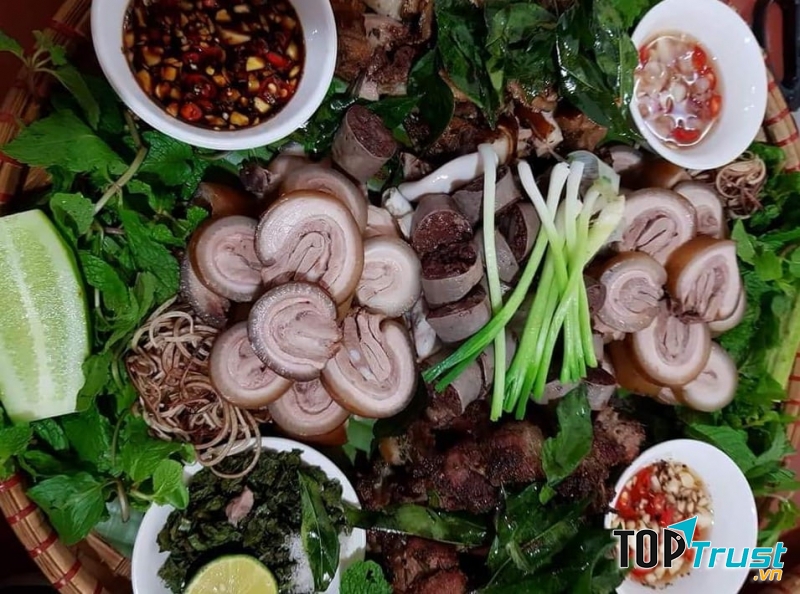 Quán Hoa Ban - Đặc Sản Lợn Bản