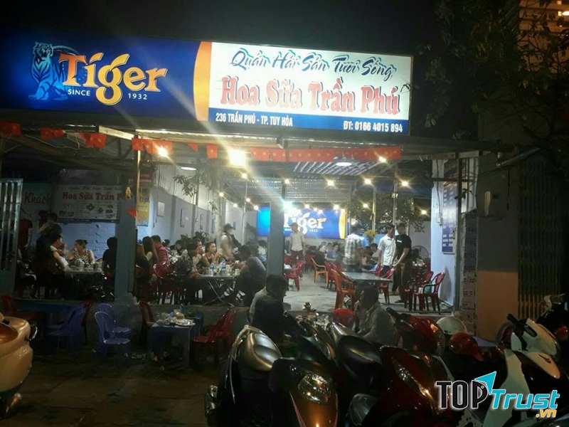 Quán Phi Hoa Sữa luôn đông đúc