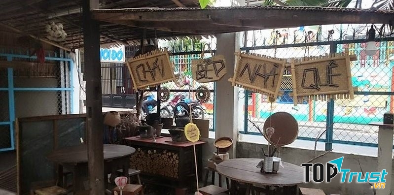 Không gian quán Hồi Đó