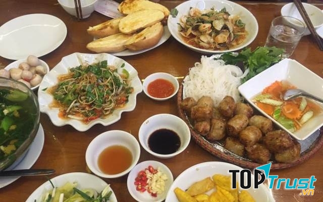 Nhà hàng Hồng Hạnh