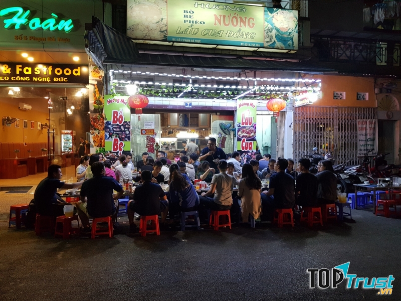 Quán Hương là quán ăn ngon nức tiếng ở Hải Phòng nổi tiếng với món lẩu cua đồng