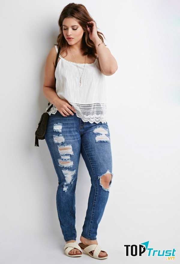 Chiếc quần jean rách trong vô cùng cá tinh