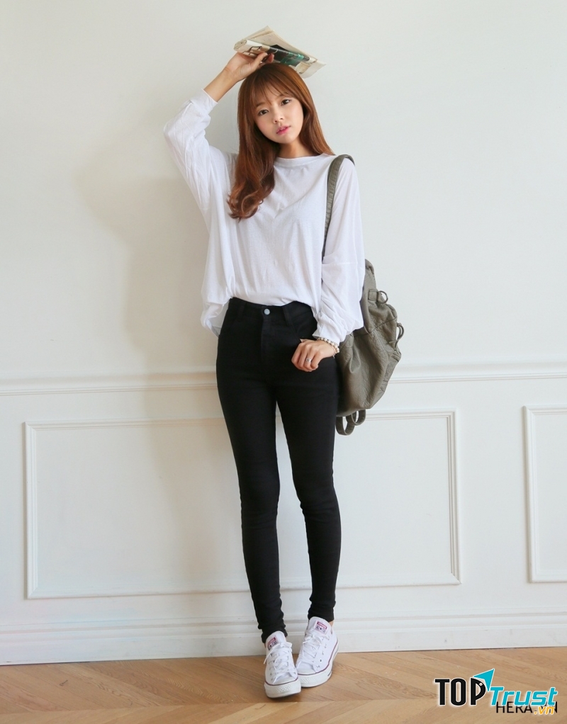 Những chiếc quần jeans màu đen được các cô nàng công sở ưa chuộng nhất