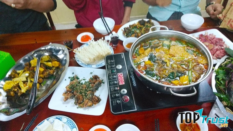 Quán Lá Chợ Phiên