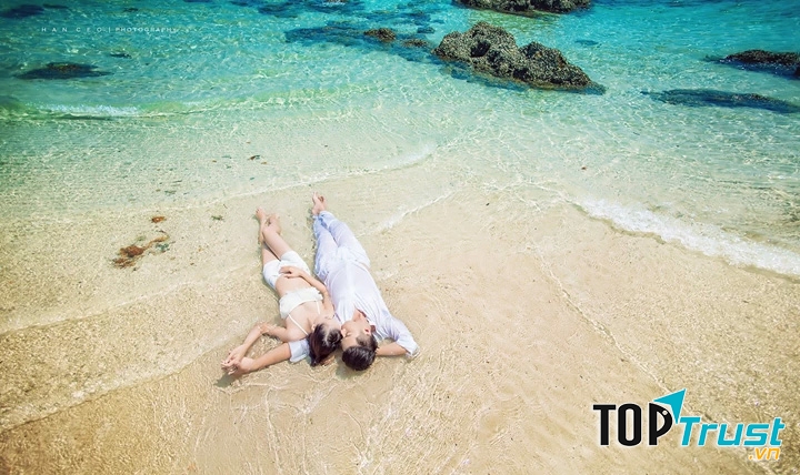 Chụp ảnh cưới ở Quan Lạn Quảng Ninh