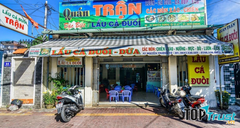 Quán lẩu cá đuối Trận