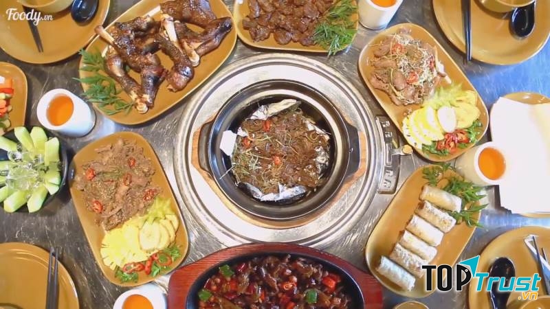 Quán lẩu dê Tứ Xuyên Sừng Quăn