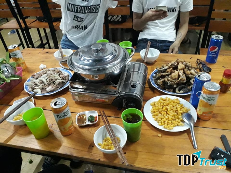 Quán lẩu ếch Mạnh Hà Nguyễn Du