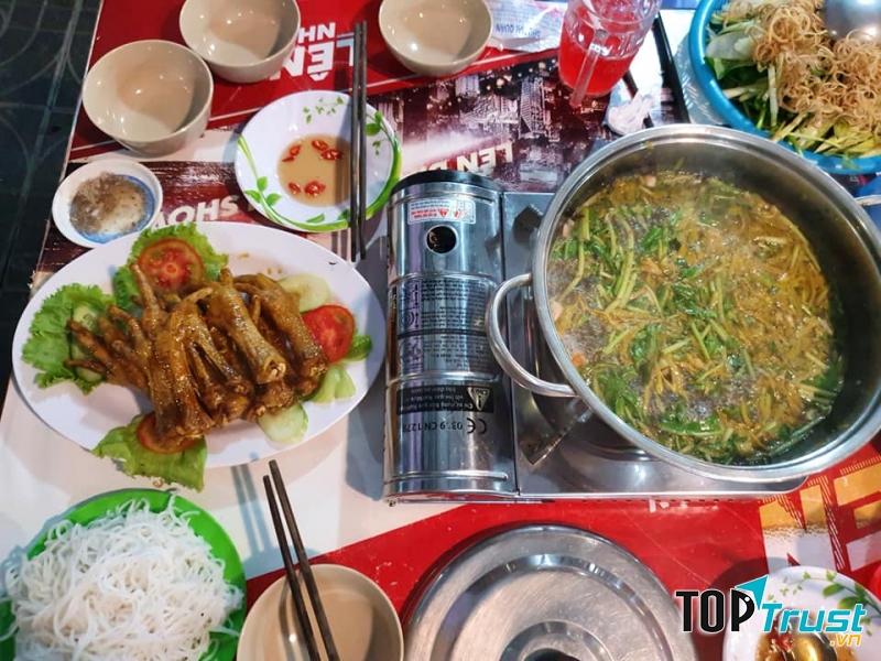 Lẩu Sáu Mai