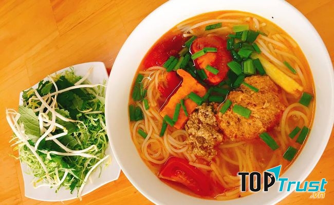 Bún riêu cua tại Quán Linh