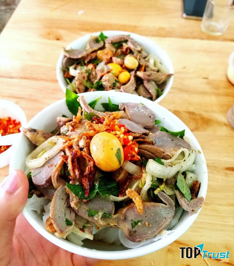 Bánh ướt lòng gà quán Long