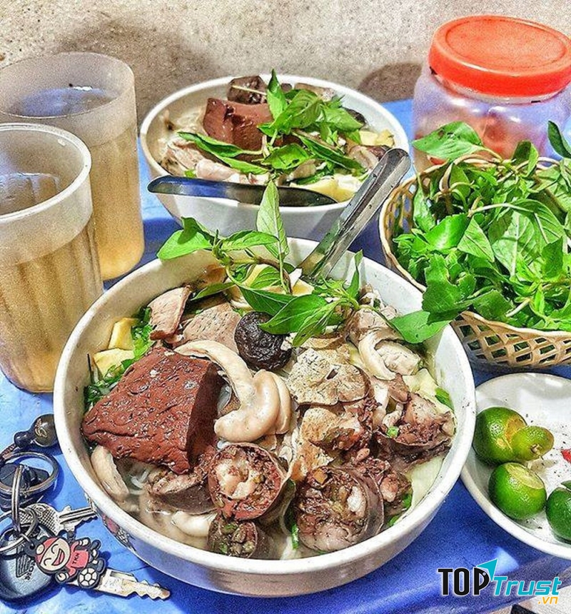 Món bún lòng thơm ngon