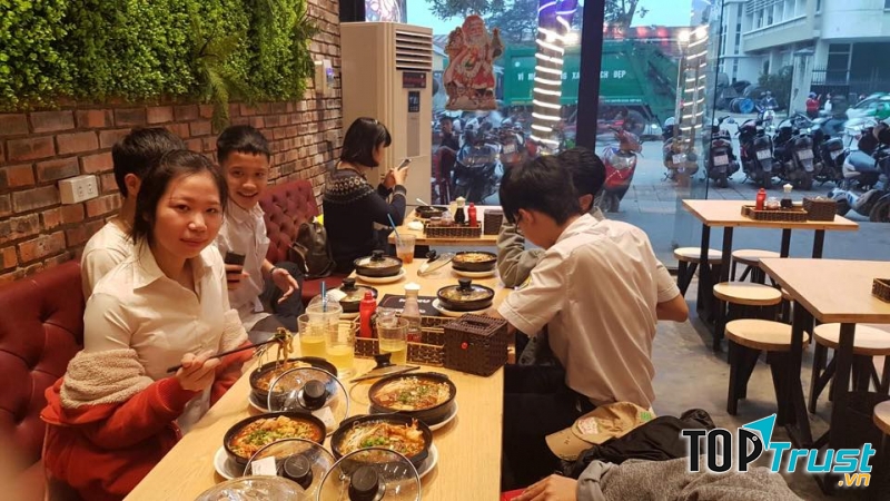 Quán mì cay ở Huế – Hot Hot