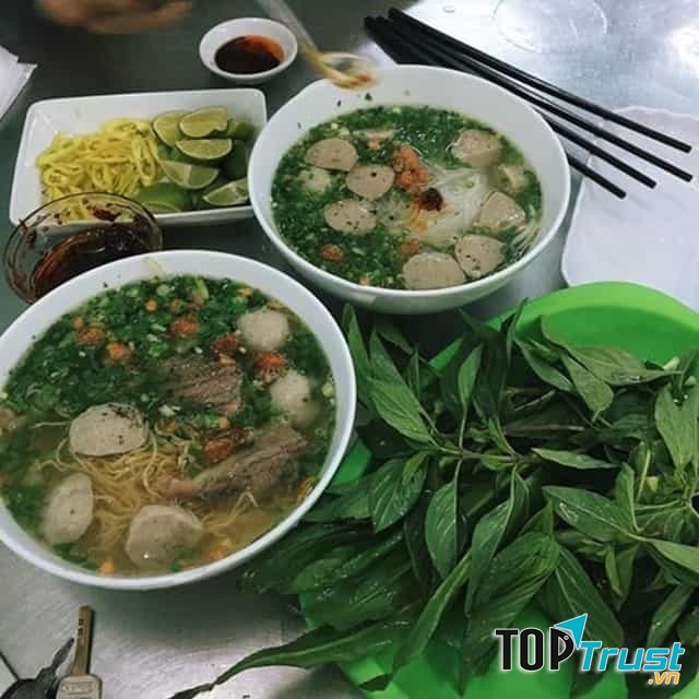 Hủ tiếu bò viên quán Minh