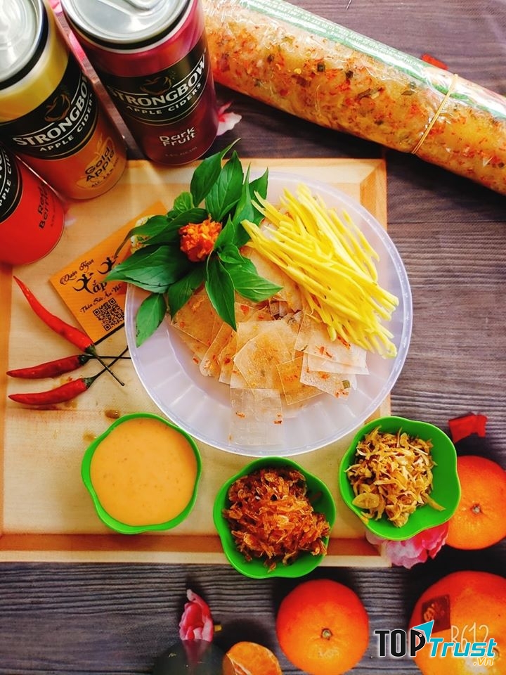 Thực đơn của quán có rất nhiều món, món nào cũng ngon. Hợp vệ sinh và trang trí đẹp mắt