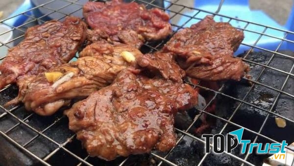 Quán nhậu Cây Me