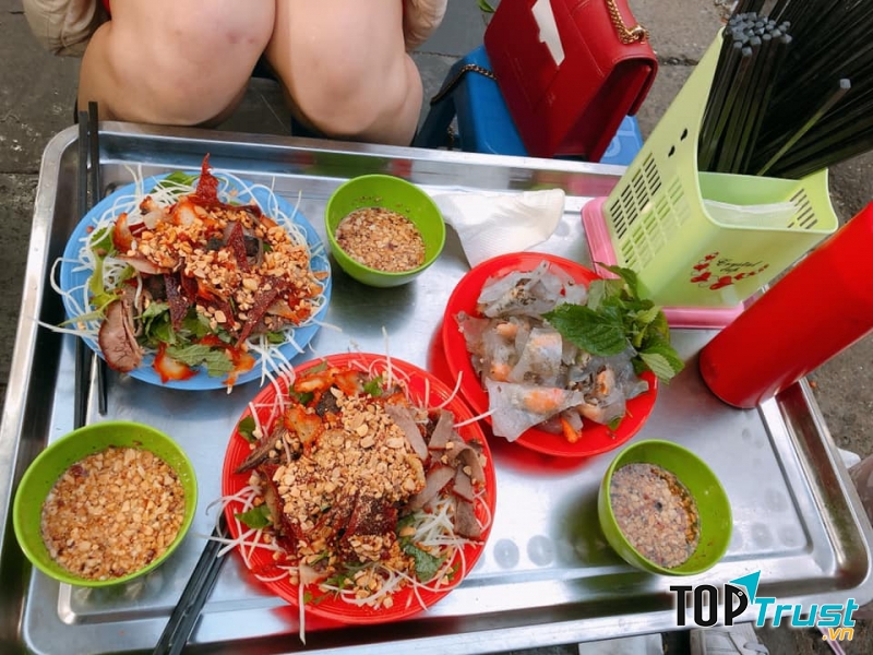 Quán Nộm Long Vi Dung