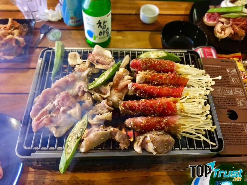 Quán Nướng Đà Lạt BBQ NO 1 từ lâu đã trở thành một địa điểm dừng dân quen thuộc của đa số giới trẻ