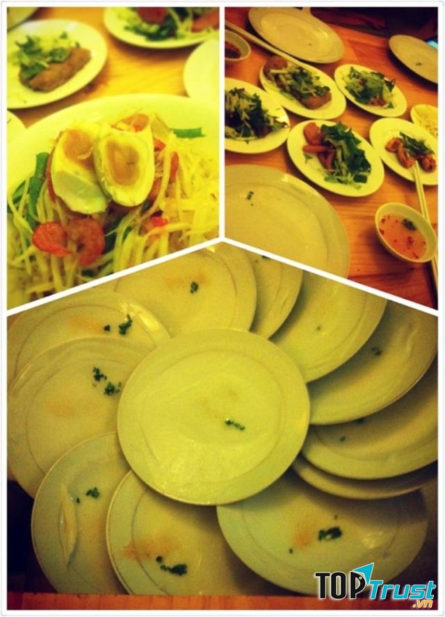 Bánh ướt và các món ăn khác tại Quán nướng Giấy Bạc