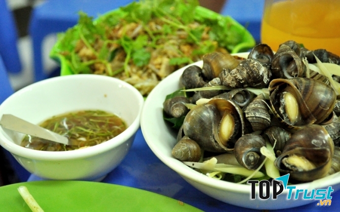 Quán Ốc Cây Me