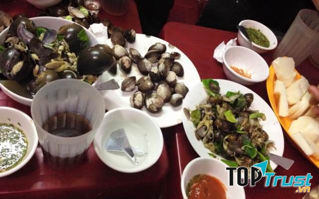 Quán ốc - Chợ Cầu Rào