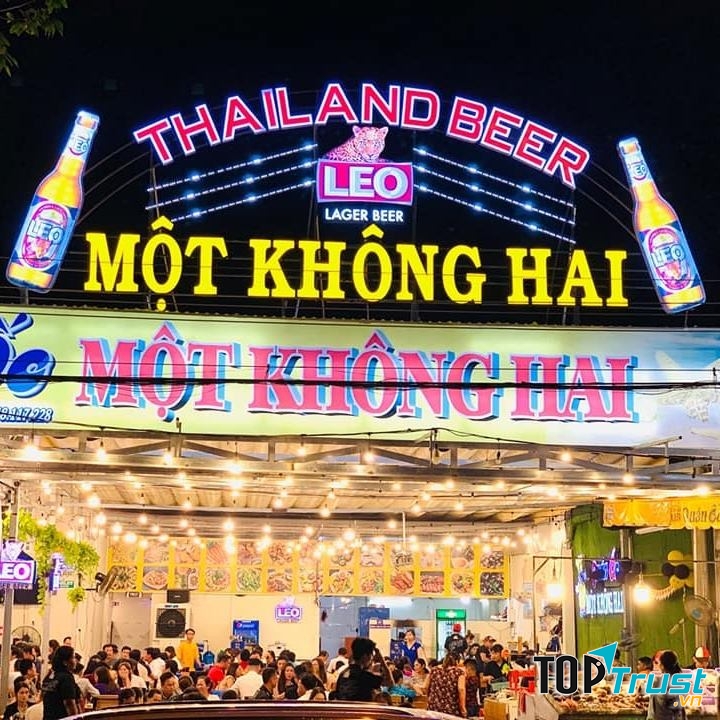 Quán Một Không Hai