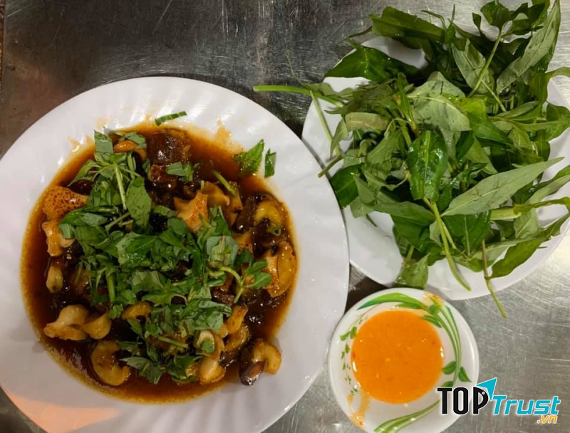 Đến Nha Trang, muốn thưởng thức hải sản ngon thì tuyệt đối đừng bỏ qua quán Ốc Xuân Anh