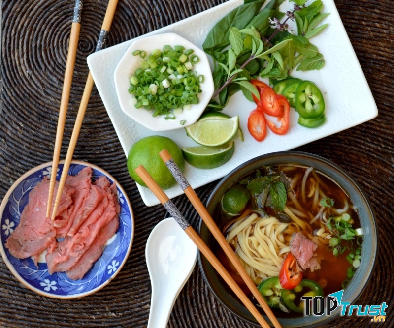 Một số món ăn tại Phở Na Thái