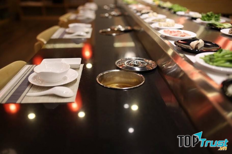 Quán Sisters Sushi bar & Lẩu băng chuyền